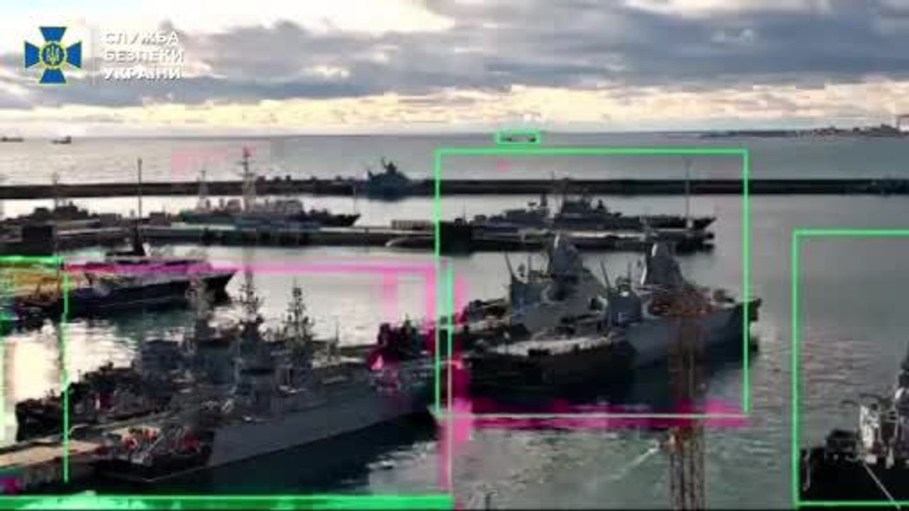 SBU: Novorossiysk Limanı’ndaki Varshavyanka sınıfı denizaltıya insansız deniz aracıyla saldırı