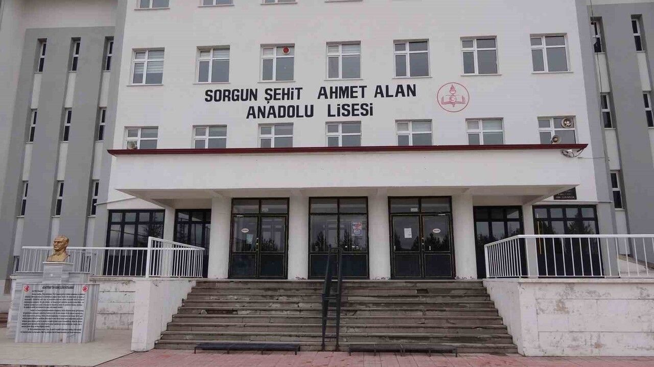 Şehit Ahmet Alan'ın hatıra köşesi Sorgun'daki Anadolu Lisesi'nde açıldı