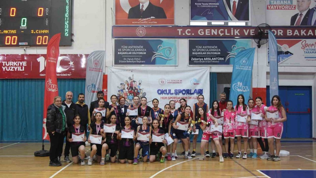 Şehit Cihan Aksan Ortaokulu, Düzce Yıldız Kızlar Basketbolunda Şampiyon