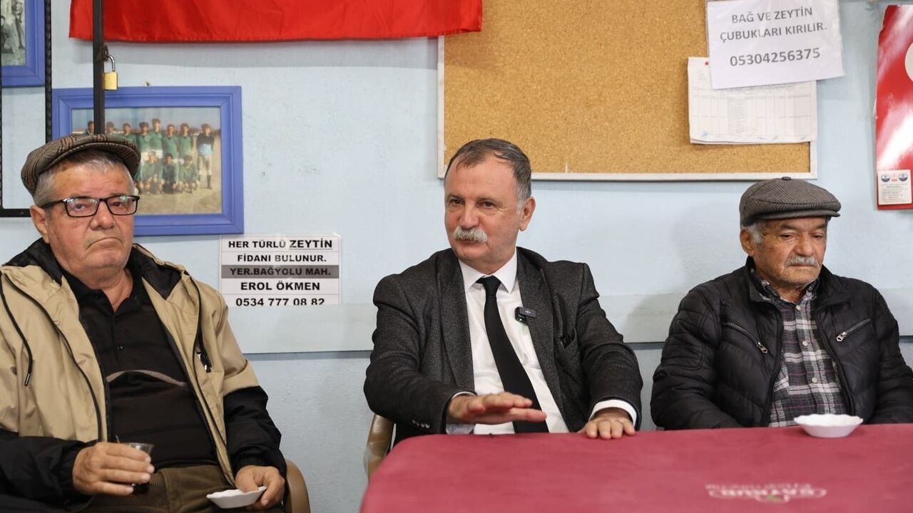 Semih Balaban Bağyolu Mahallesi'ni Ziyaret Etti: Yuntdağı'nda Mahalle Buluşmaları Sürüyor