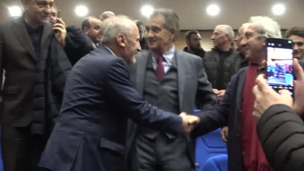 Şenol Güneş: Yurtdışından gelen iki teklifi kabul etmedim