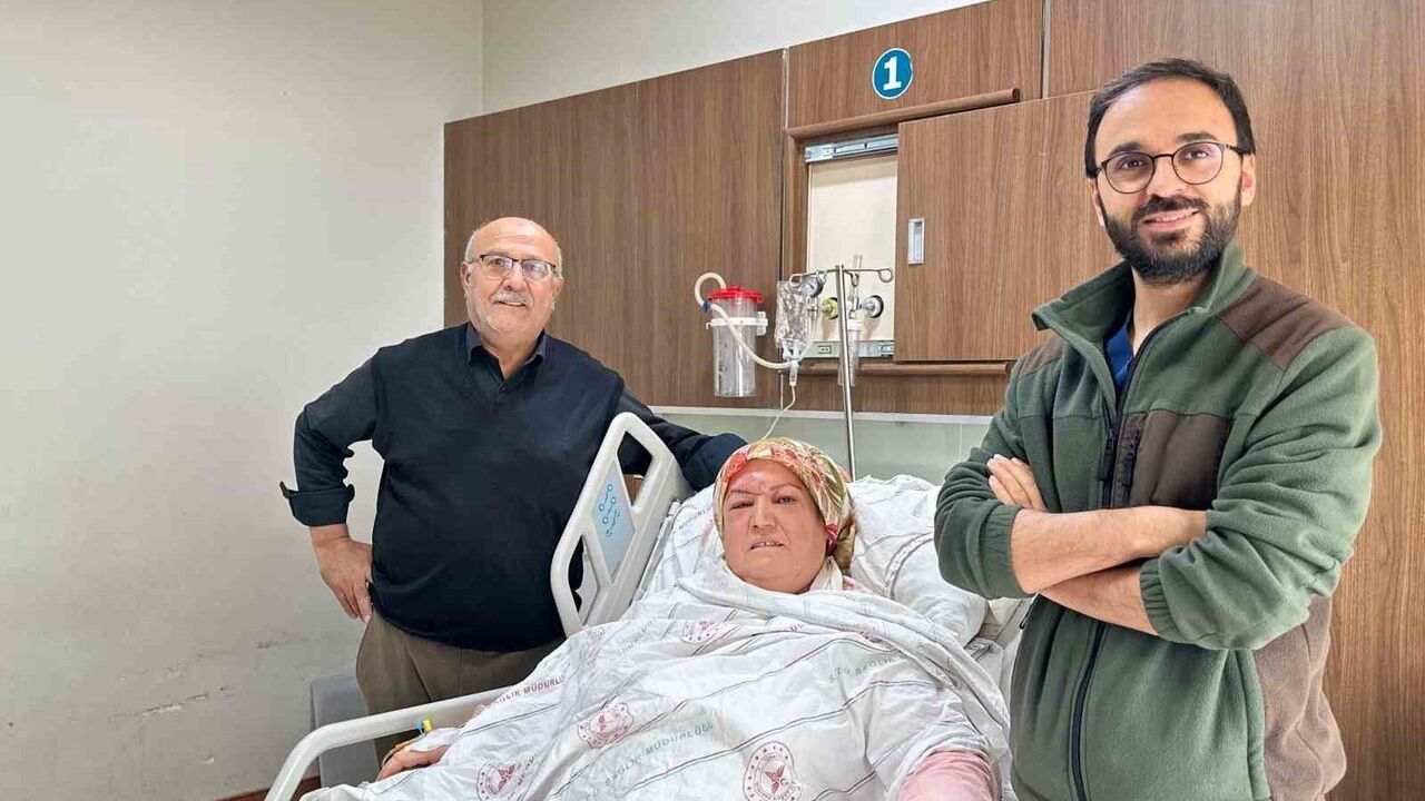 Siirt Eğitim ve Araştırma Hastanesinde kafa tabanı ameliyatı: 52 yaşındaki hasta sağlığına kavuştu