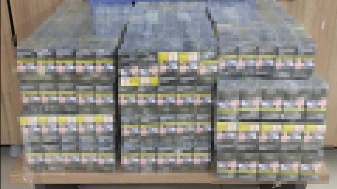 Siirt’in Kurtalan ilçesinde araçta bin 800 adet gümrük kaçağı sigara ele geçirildi