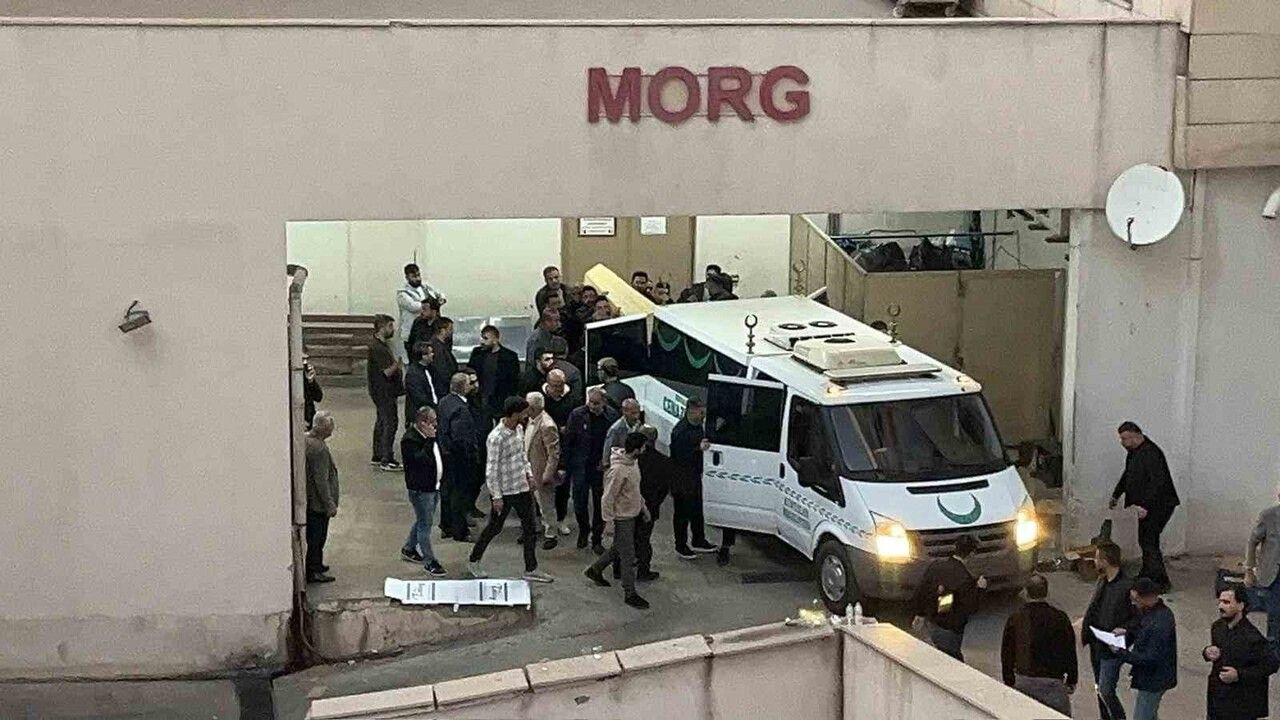 Siirt'te 39 yaşındaki kadın evinde bıçaklanmış halde ölü bulundu