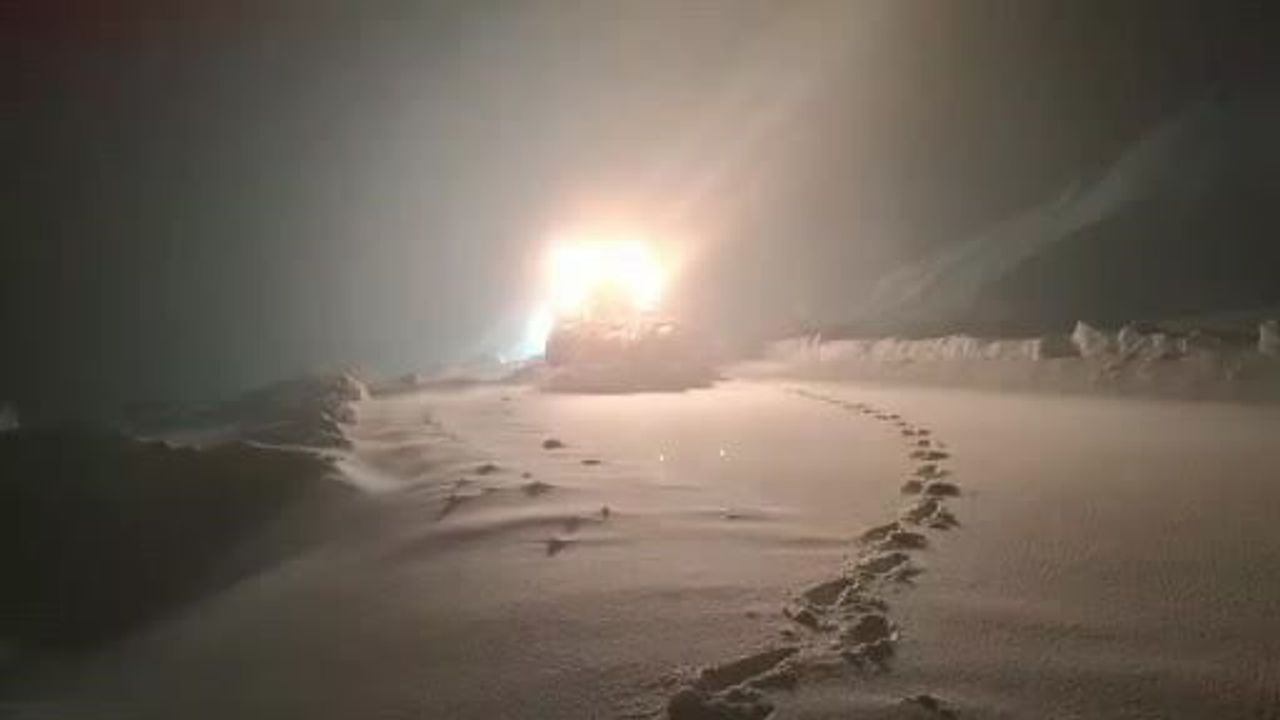 Siirt’te karla mücadele: 97 araç ve 202 personel sahada, Baykan-Bitlis yolu ağır tonaja kapatıldı