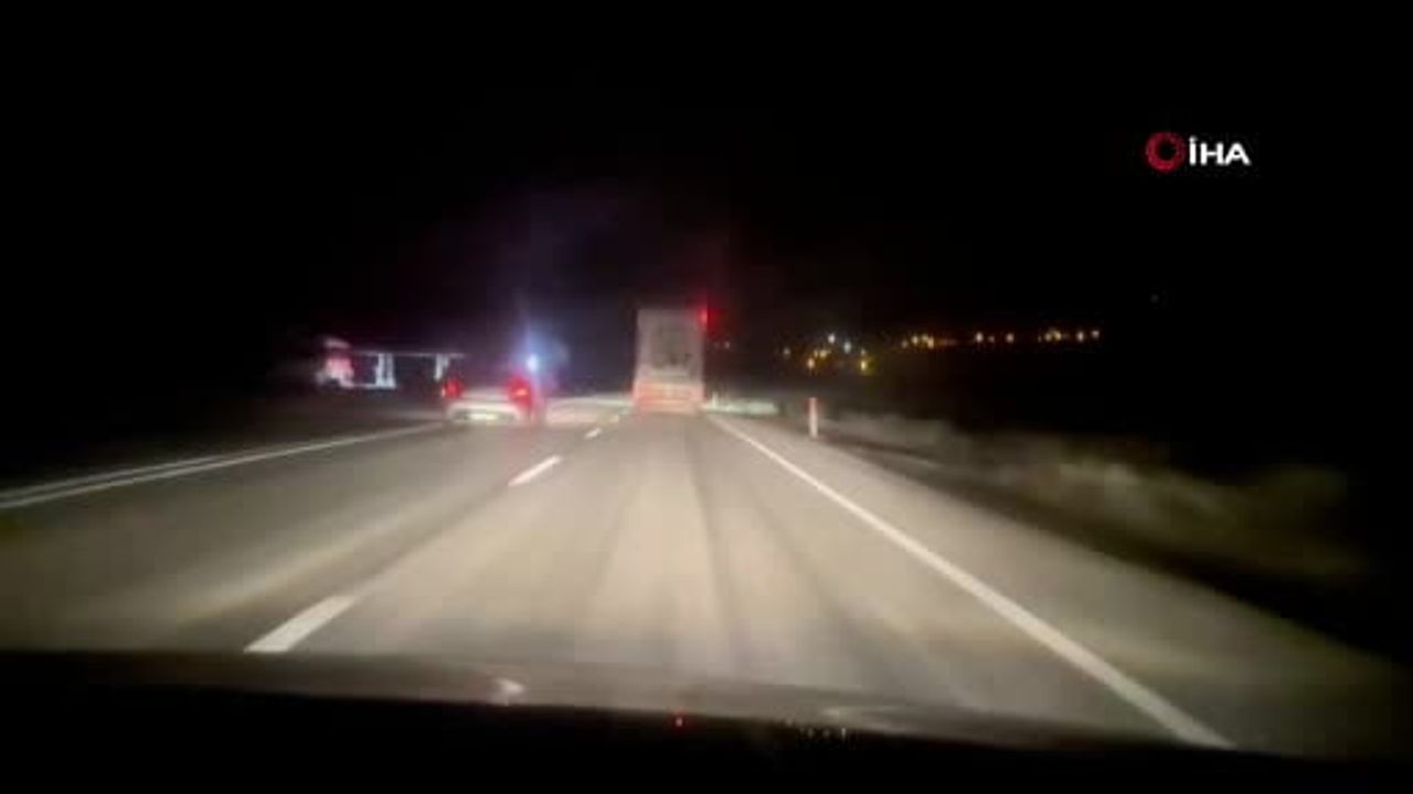 Siirt'te küçükbaş hayvanların karın boşluğuna gizlenmiş 54,6 kikolgram metamfetamin ele geçirildi