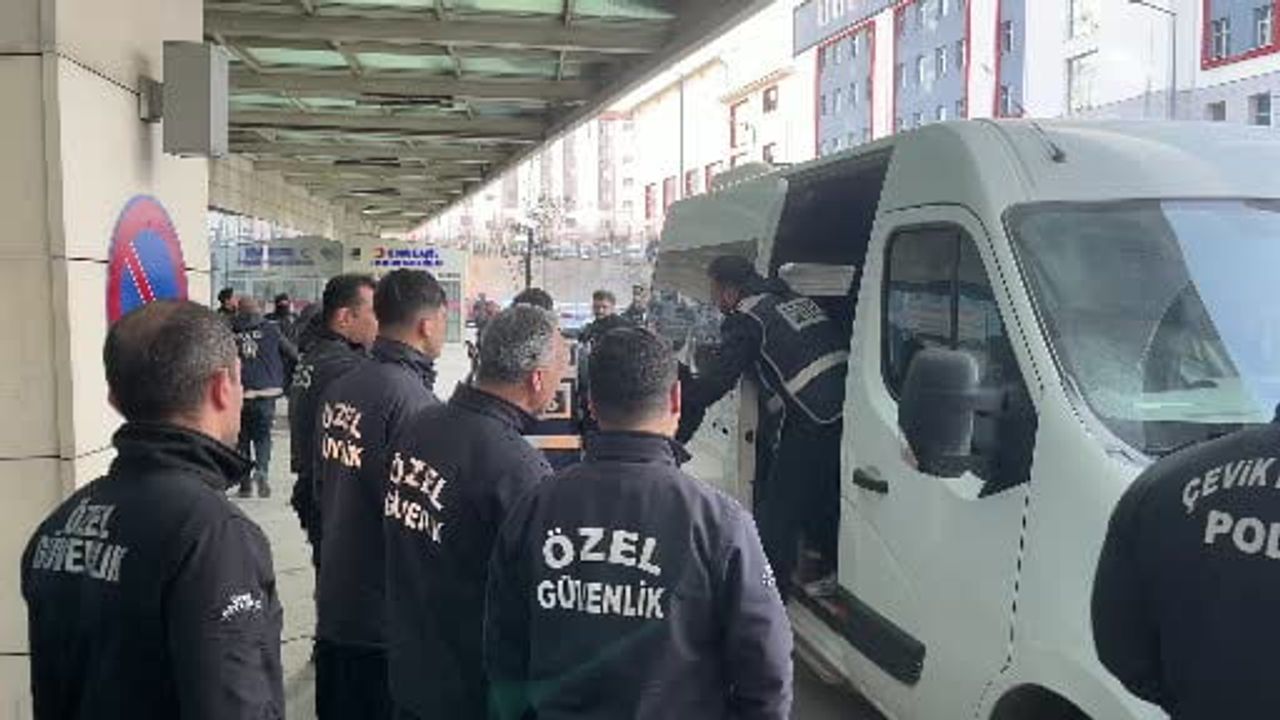 Siirt’te uyuşturucu tahlillerini değiştirdikleri iddiasıyla 30 şüpheli adliyeye sevk edildi