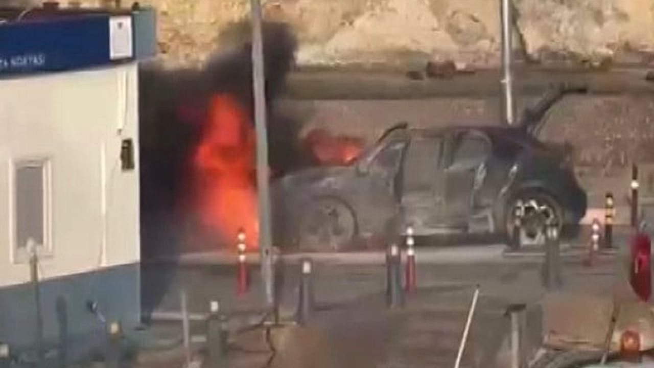 Şile Limanı'nda Seyir Halindeki Araç Alev Aldı: İtfaiye Müdahale Etti
