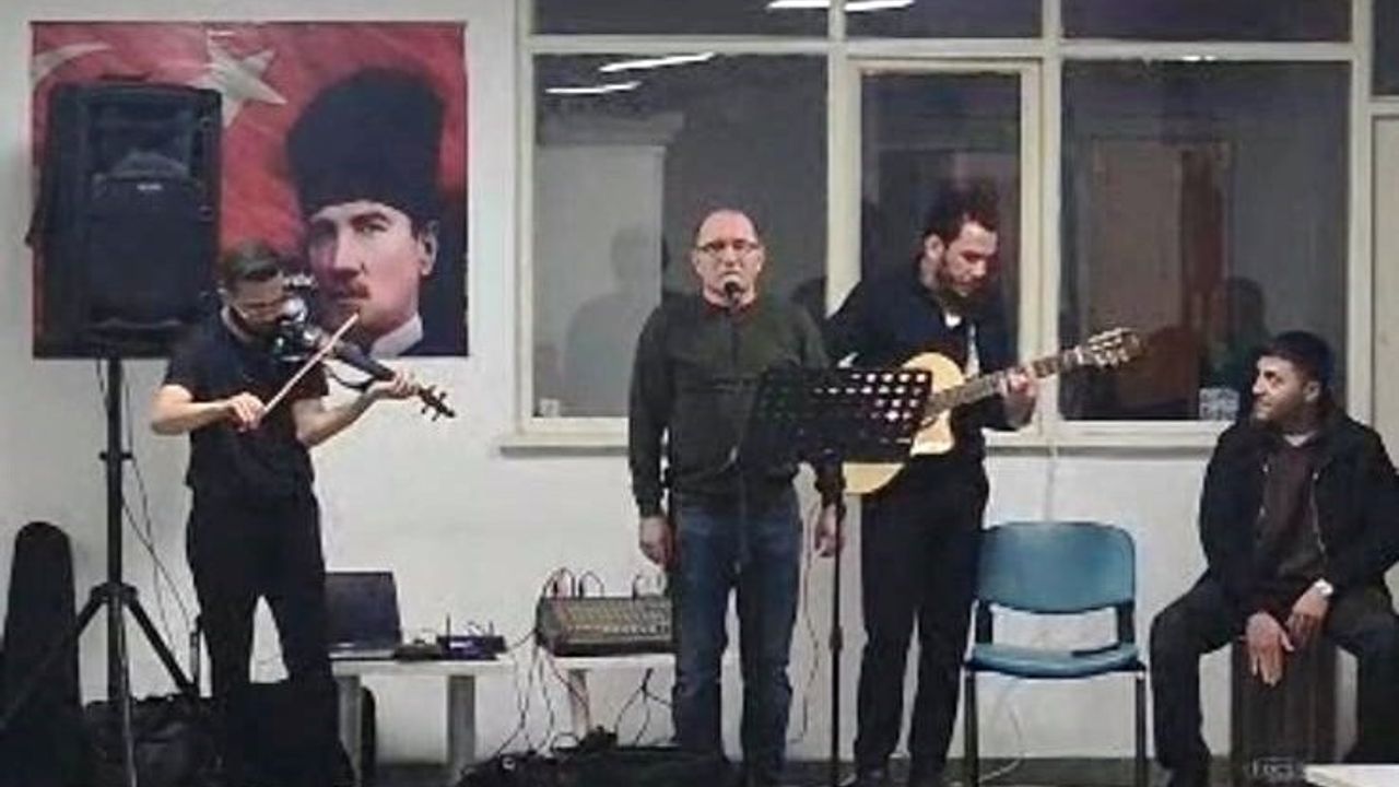 Simav Gençlik Merkezi'nde üniversite öğrencilerine motivasyon programı düzenlendi