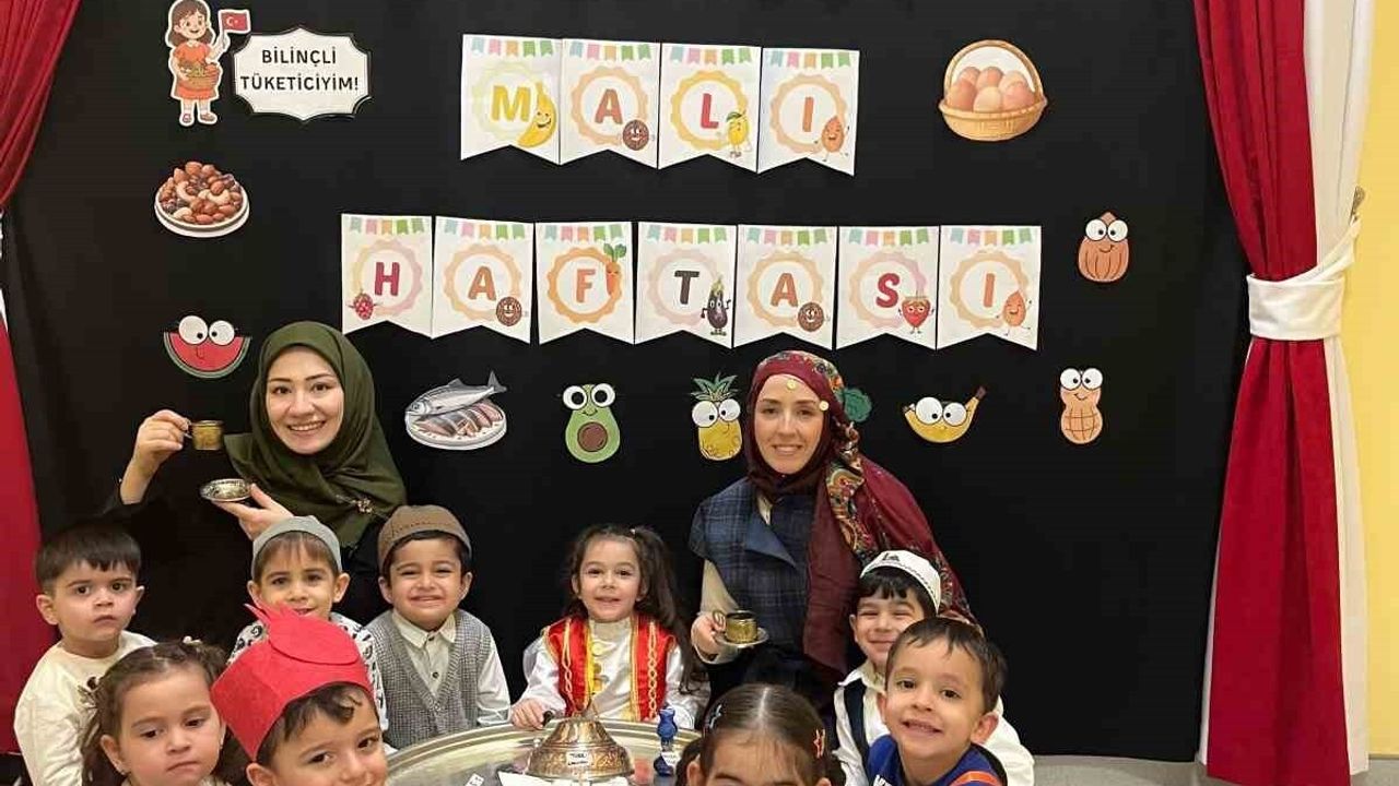 Sincan Belediyesi kreşlerinde Tutum, Yatırım ve Türk Malları Haftası etkinlikleri