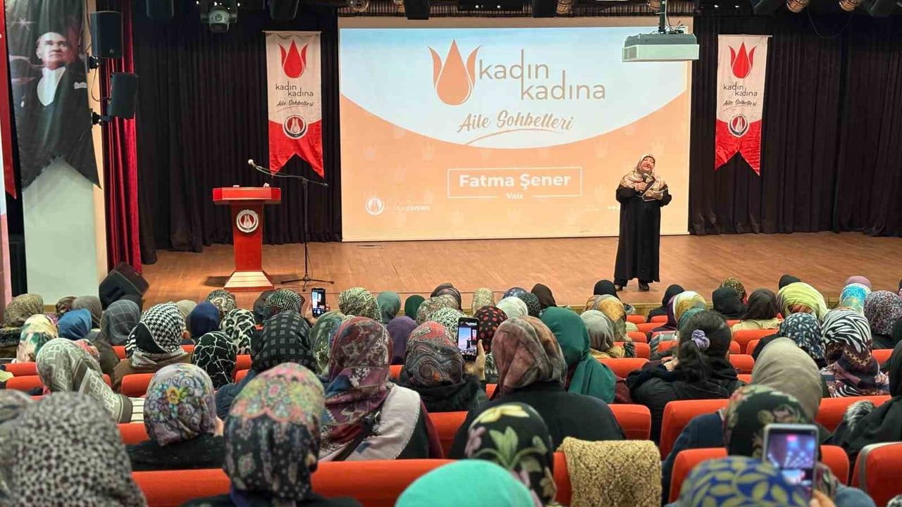 Sincan’da 'Kadın Kadına Aile Sohbetleri' Vaiz Fatma Şener ile sürdü