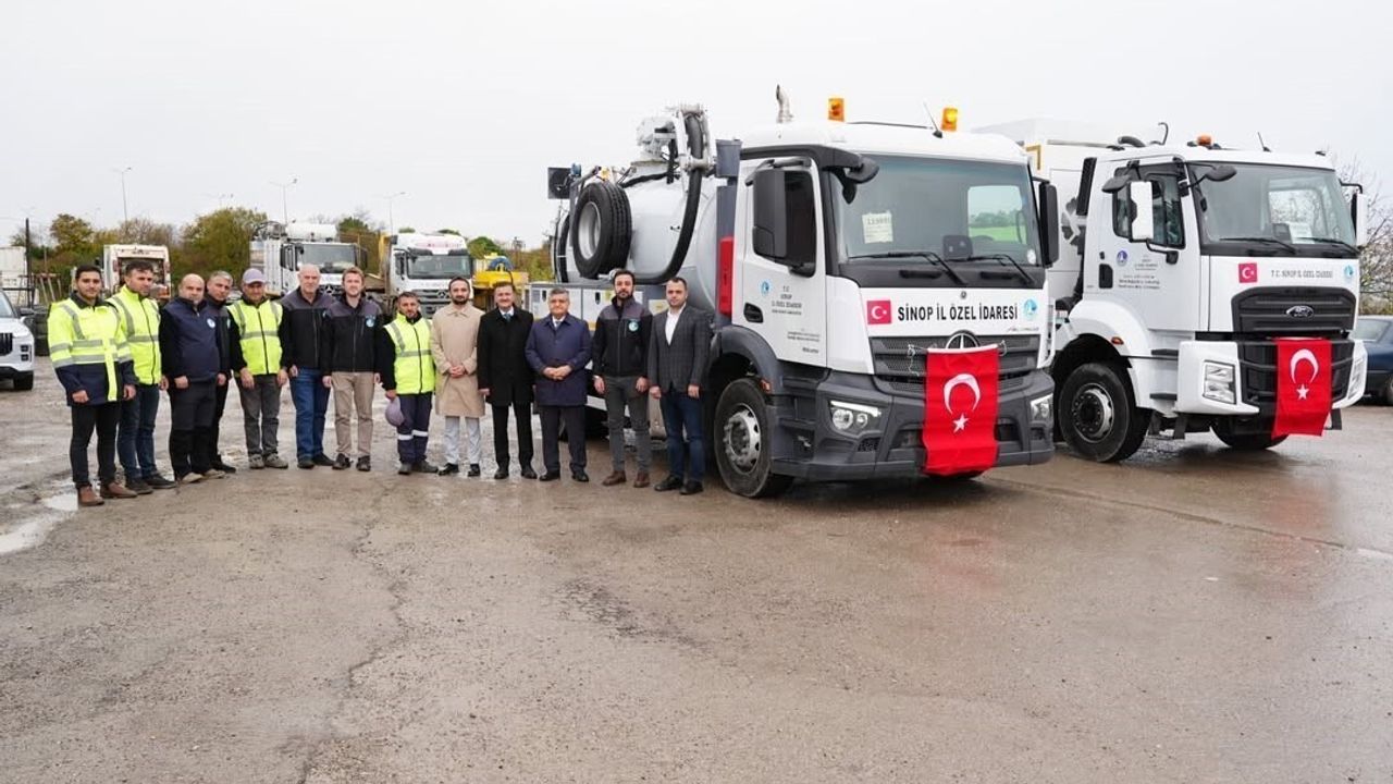 Sinop İl Özel İdaresi'ne 13 milyon 830 bin TL'lik yatırım: vidanjör ve katı atık aracı filoya katıldı