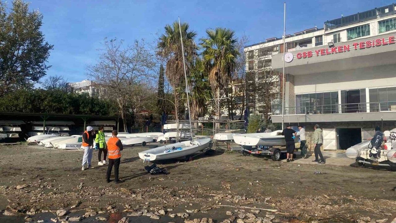 Sinop'ta deniz yüzeyinde kirlilik: Numune alındı, inceleme sürüyor