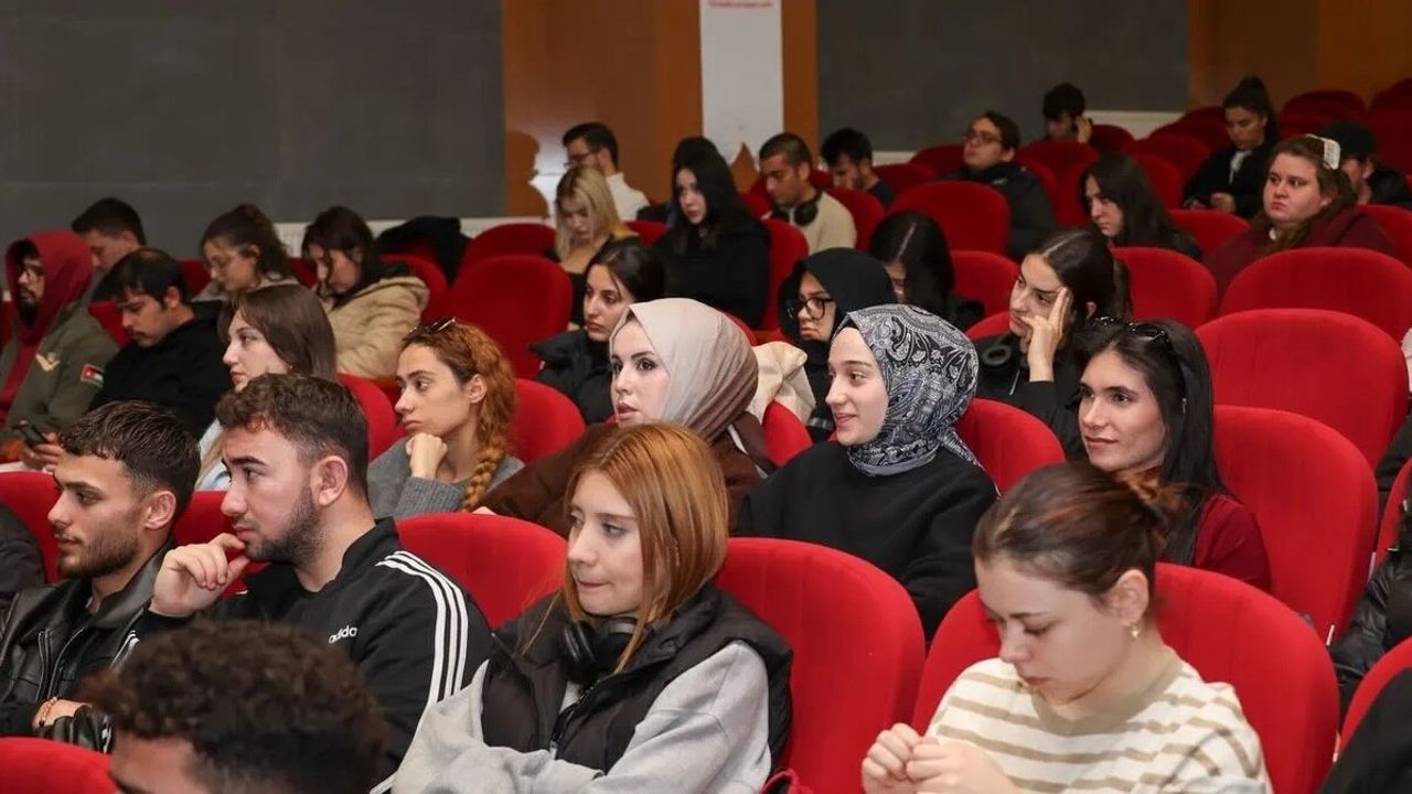 Sinop’ta 'Geçmişten Geleceğe Gençlik Köprüsü: Ortak Alfabe' programı düzenlendi