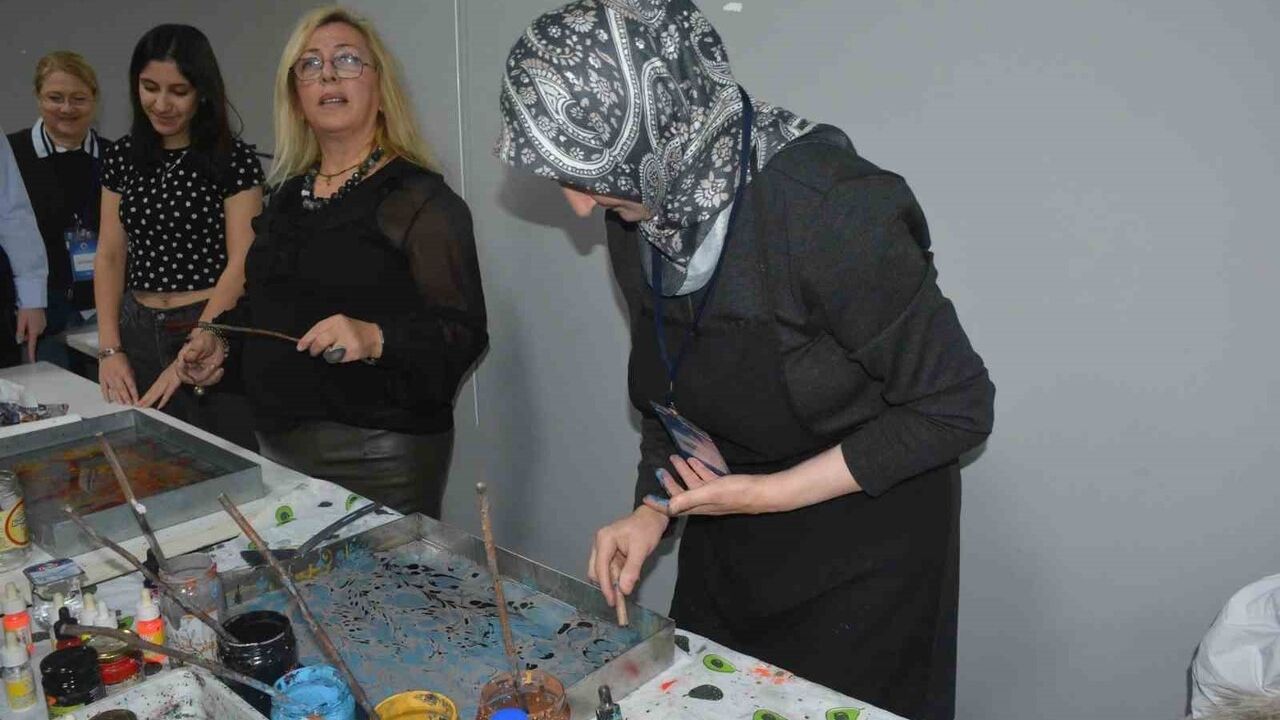 Sinop'ta ISUSS 2025: Öğrenci Sempozyumunda Bilim ve Sanat Atölyeleri