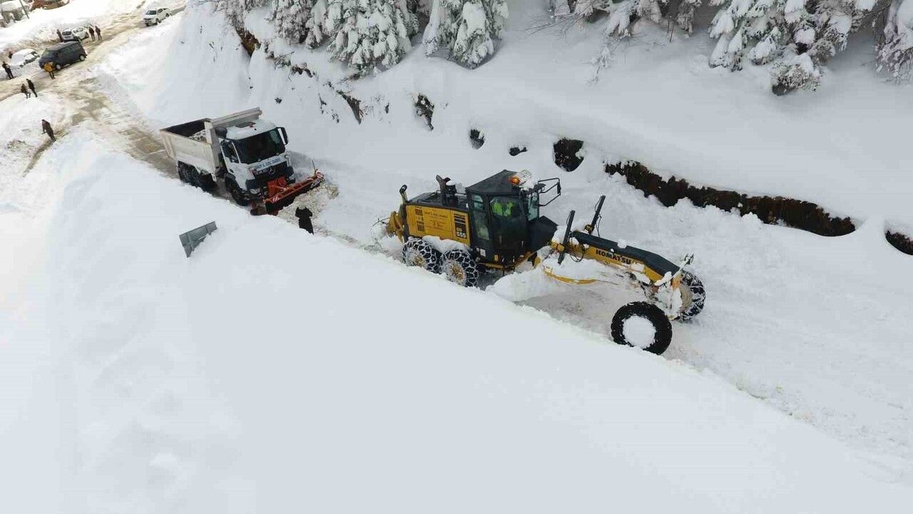 Sinop’ta karla mücadele: Yollar 7/24 açık tutuluyor