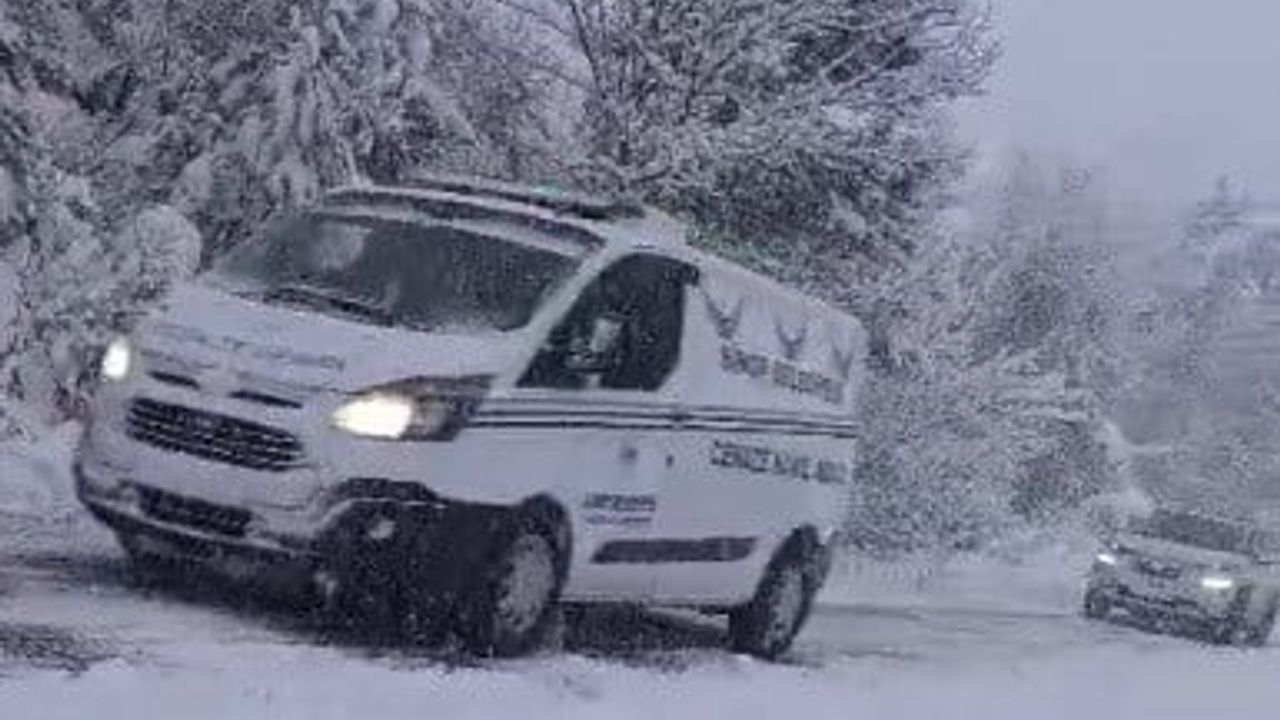 Sinop'ta yoğun kar yağışı: 34 köy yolu ulaşıma kapandı