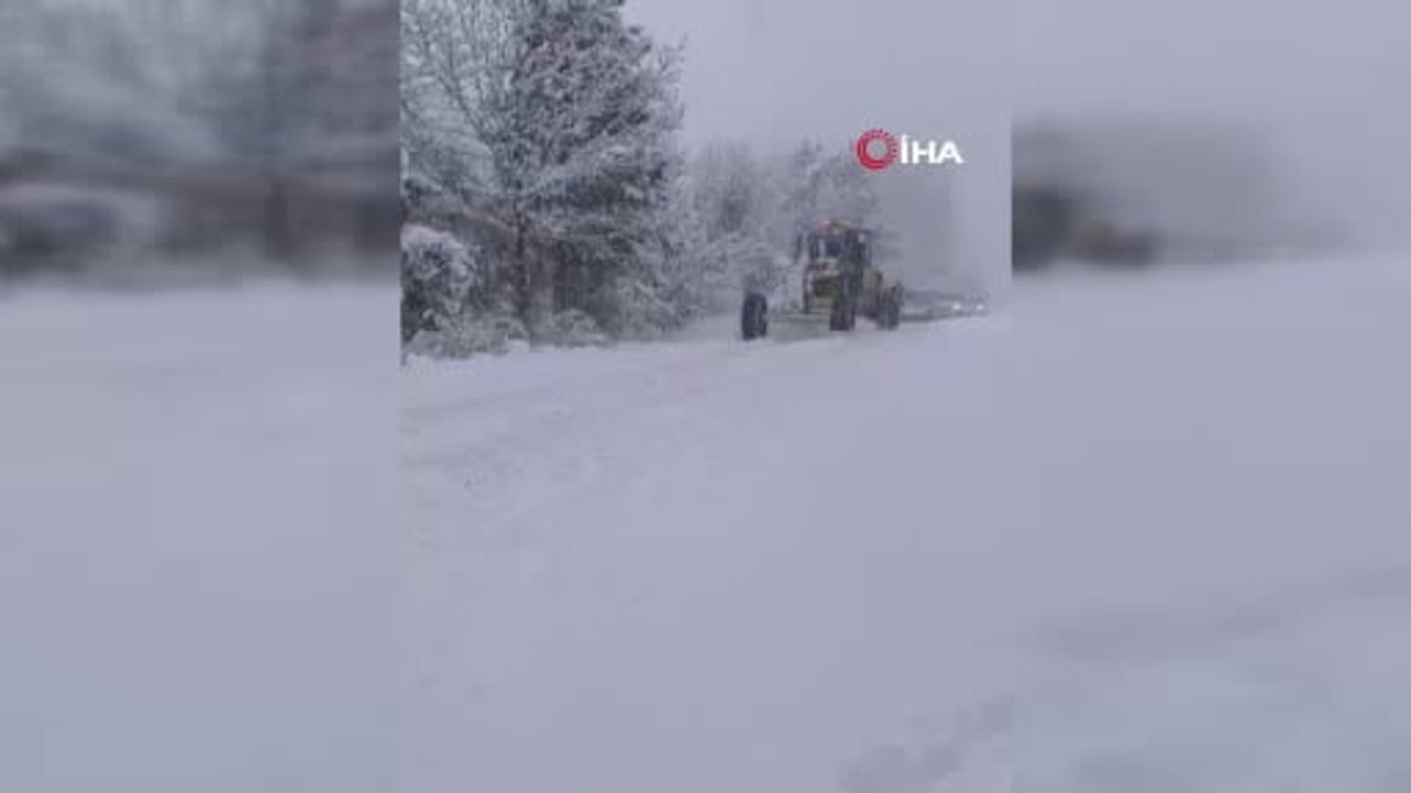 Sinop'ta yoğun kar yağışı: 34 köy yolu ulaşıma kapandı