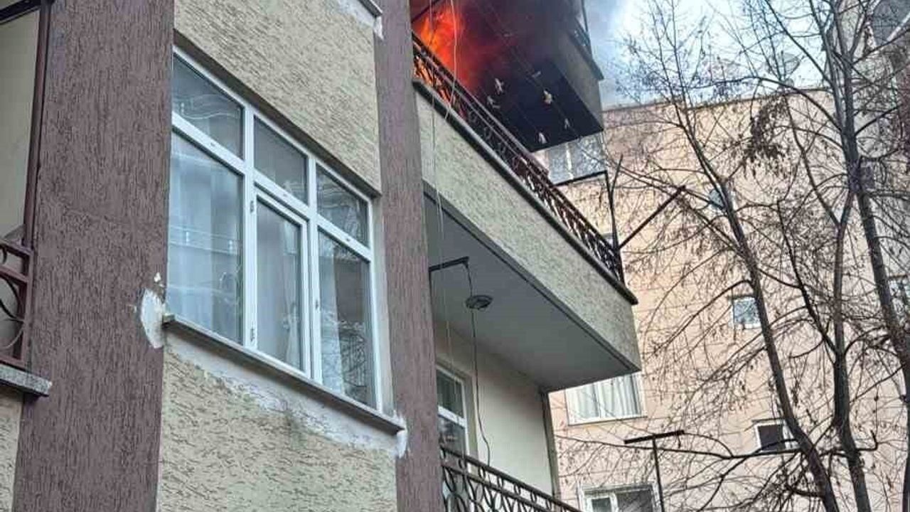 Sinop'un Boyabat ilçesinde apartman yangını: 24 daireli bina tahliye edildi