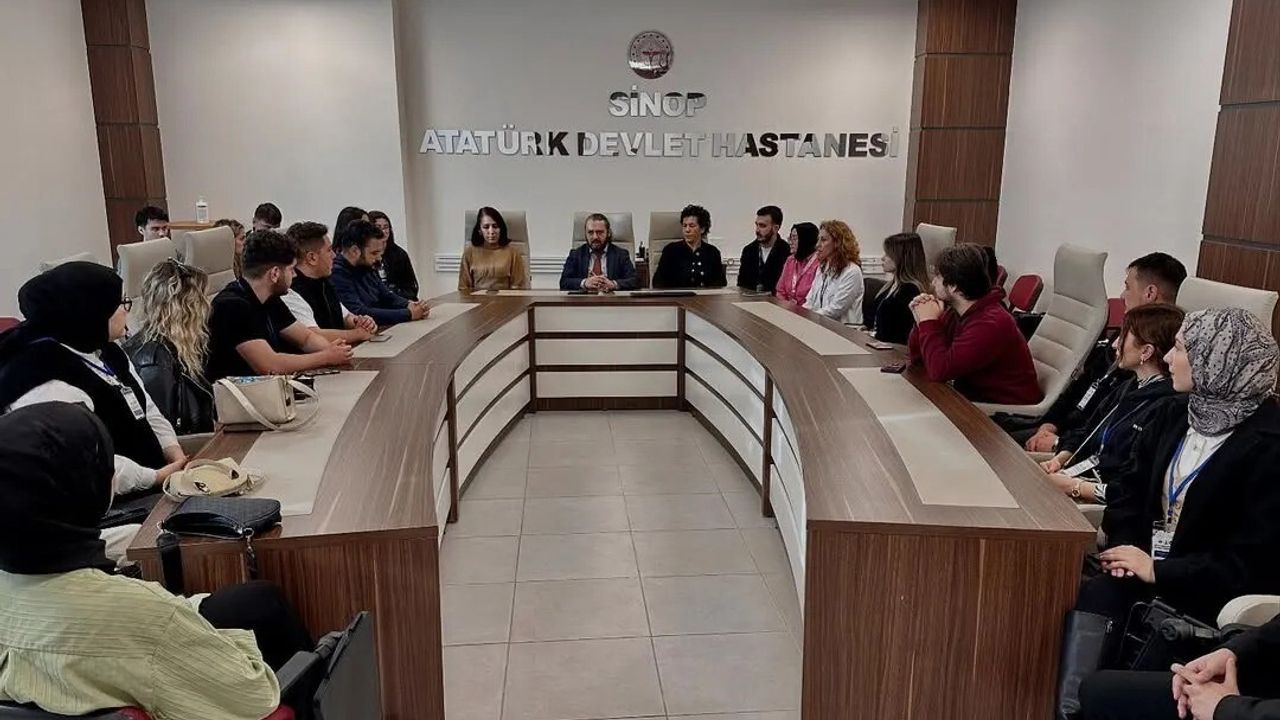 Sinop Üniversitesi öğrencileri Sinop Atatürk Devlet Hastanesi'nde sağlık teknolojilerini inceledi