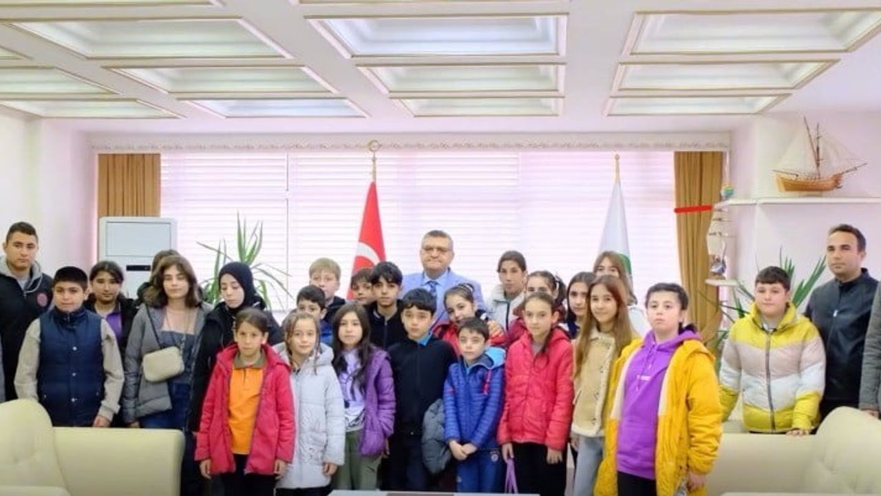 Sinopumuzu Tanıyalım: Gerze'den Gelen Öğrenciler Kent Merkezinin Tarihi Mekânlarını Keşfetti