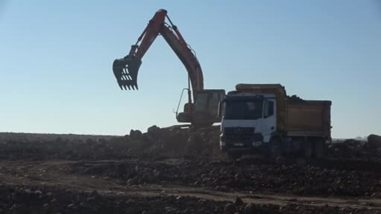 Şırnak İdil'de 75 bin Dekarlık Taşlık Araziler Tarıma Kazandırılıyor