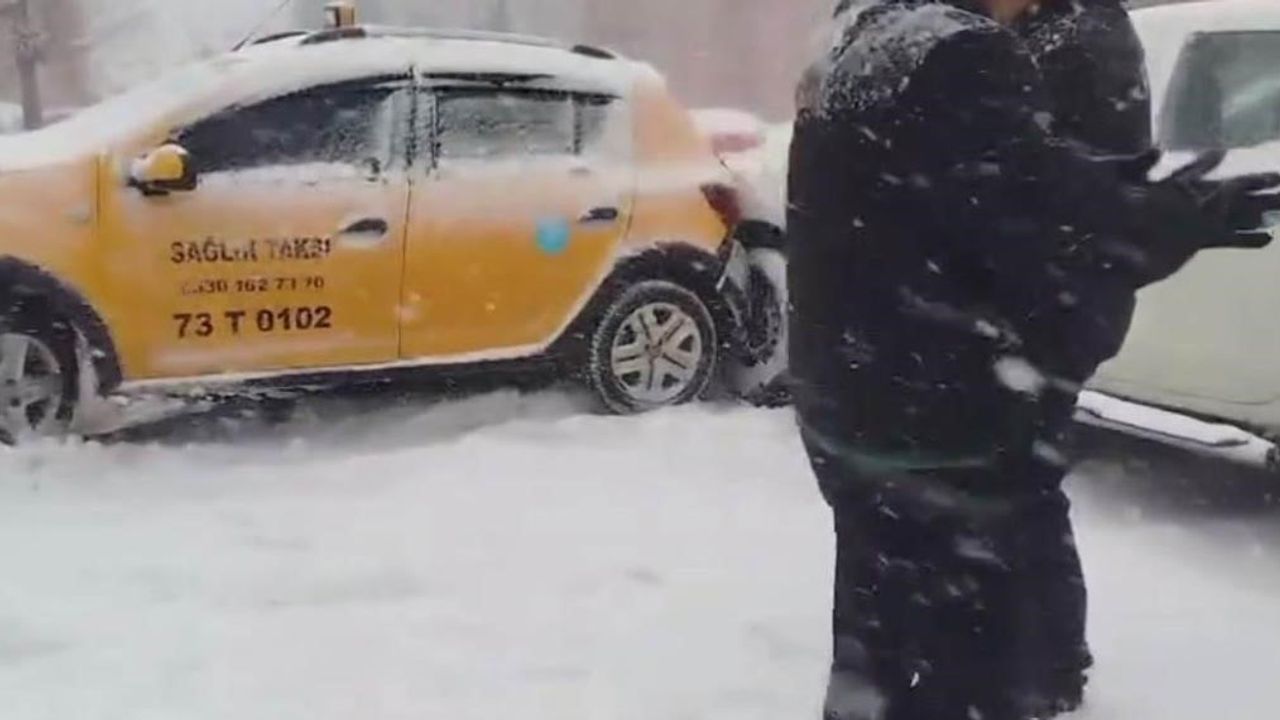 Şırnak merkezinde kar ve buzlanma zincirleme trafik kazasına yol açtı