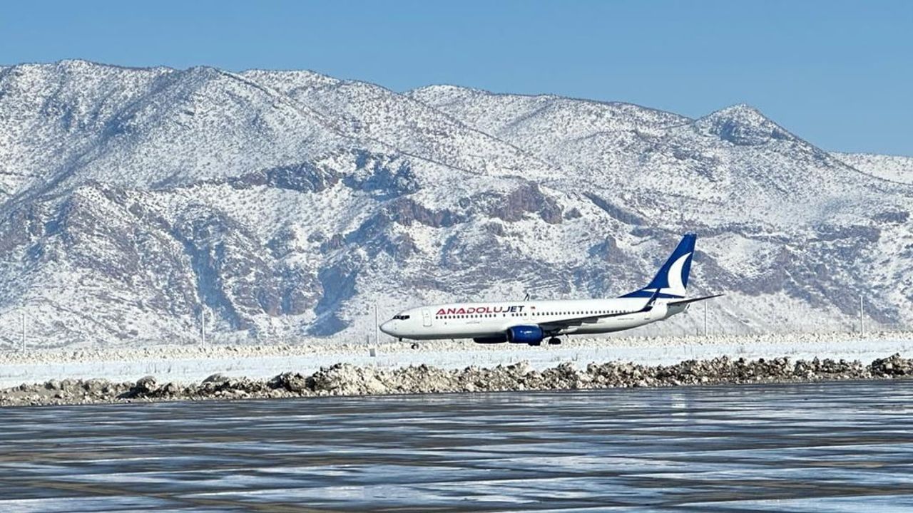 Şırnak Şerafettin Elçi Havalimanı yeniden uçuşlara açıldı