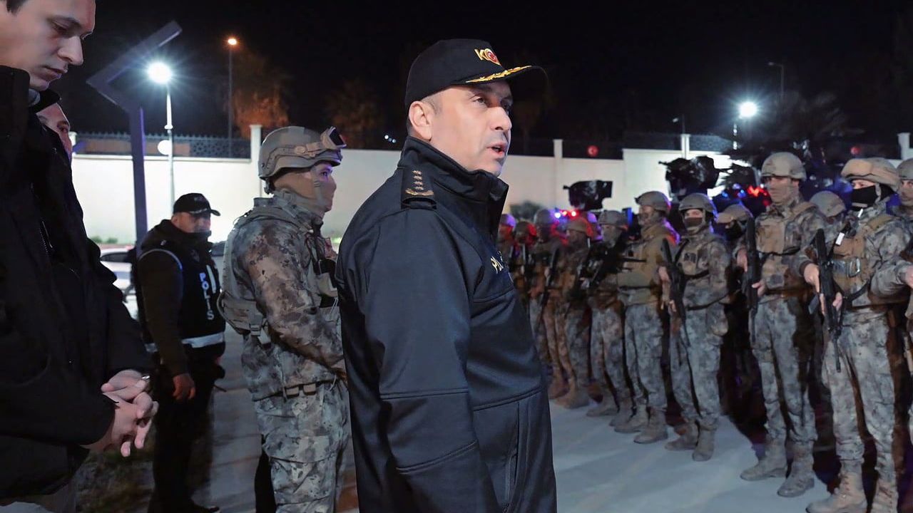 Şırnak'ta 2 milyon 630 bin liralık kaçak ürün operasyonu: 11 gözaltı