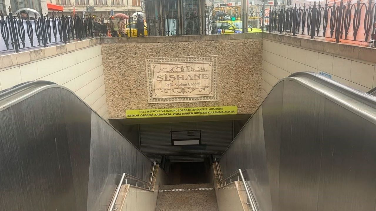 Şişhane Metro İstasyonunda Raylara Atlayan Kişi Yaşamını Yitirdi