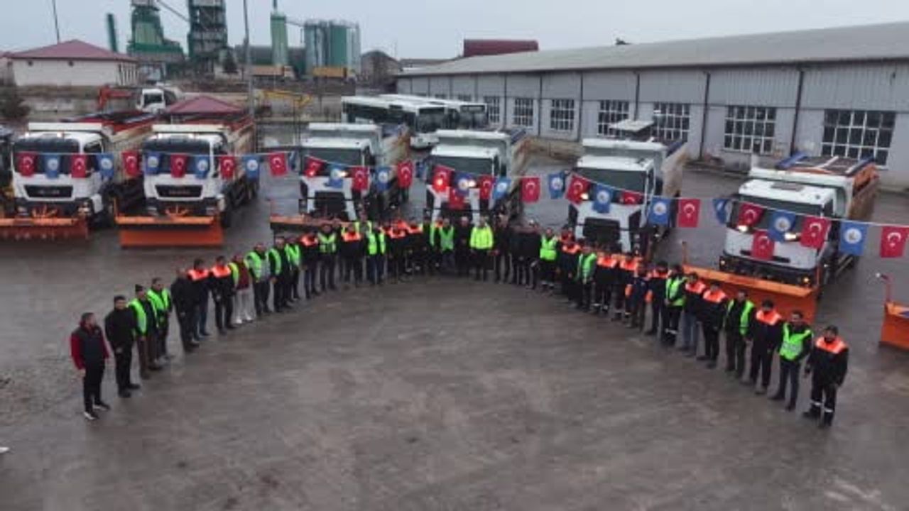 Sivas Belediyesi kış hazırlıklarını tamamladı: 180 personel ve 52 araç 7/24 görevde