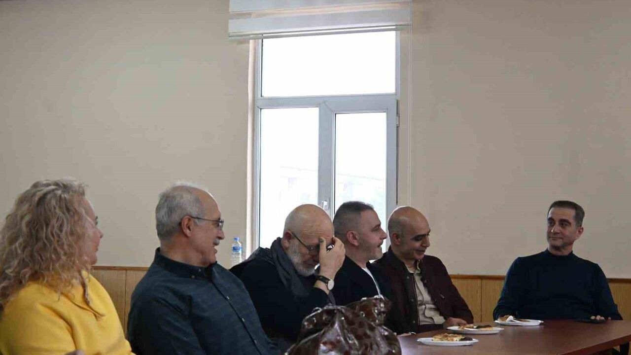 Sivas Cumhuriyet Üniversitesi Makine Mühendisliği 2000 Mezunları 25 Yıl Sonra Kampüste Buluştu