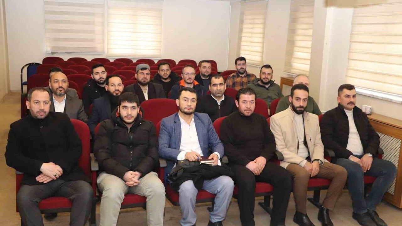 Sivas İl Müftülüğü Personeline 'Baba Okulu' Semineri Başlattı