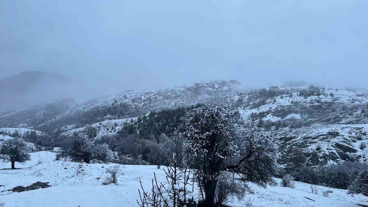 Sivas'ın Karadeniz'e Açılan Kapısına Kar Yağdı: Koyulhisar'ın Yüksek Kesimleri Beyaza Büründü