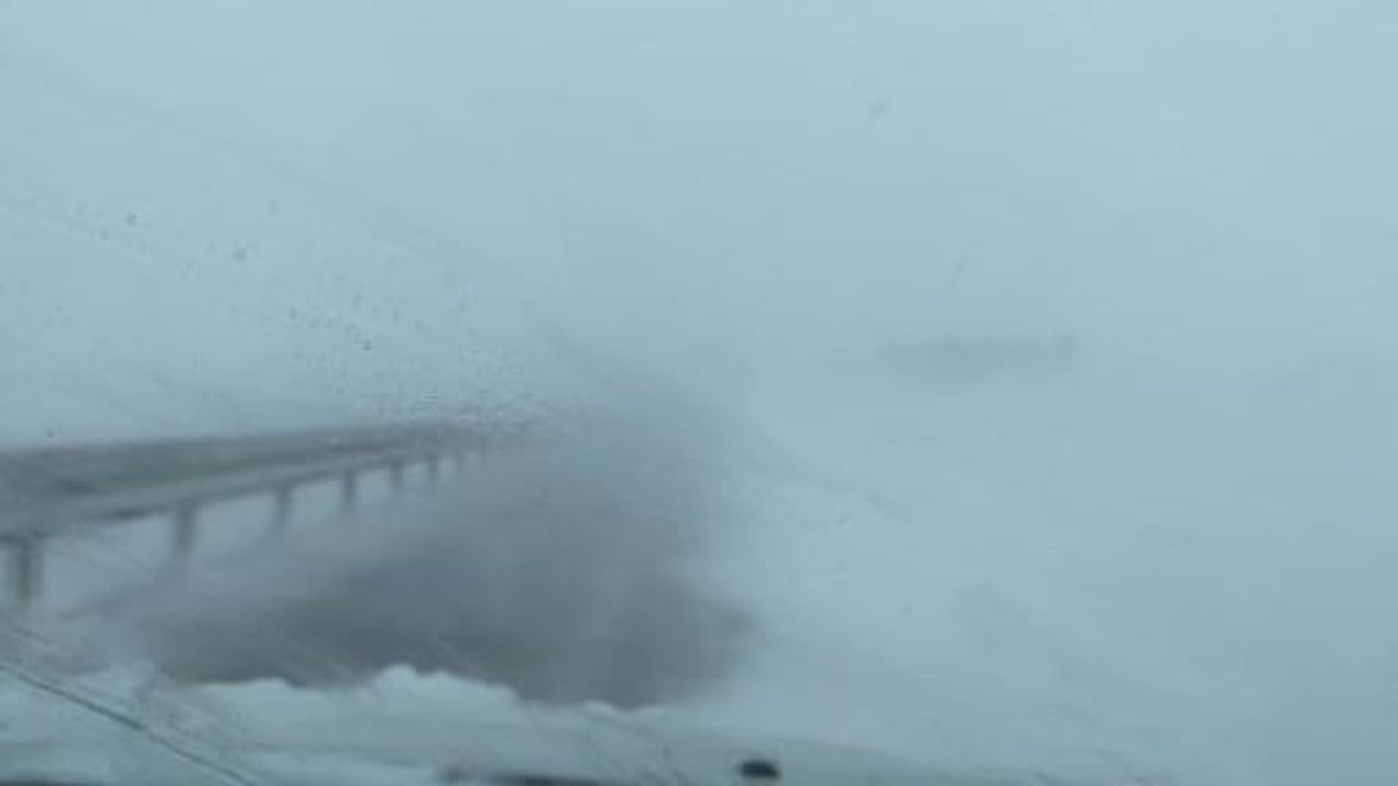 Sivas-Şarkışla karayolunda zincirleme kaza: 5 araç karıştı, 4 yaralı