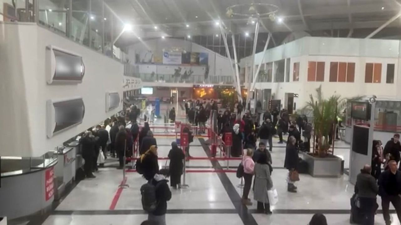 Sivas’ta Yoğun Sis, Nuri Demirağ Havalimanı Ulaşımını Aksattı