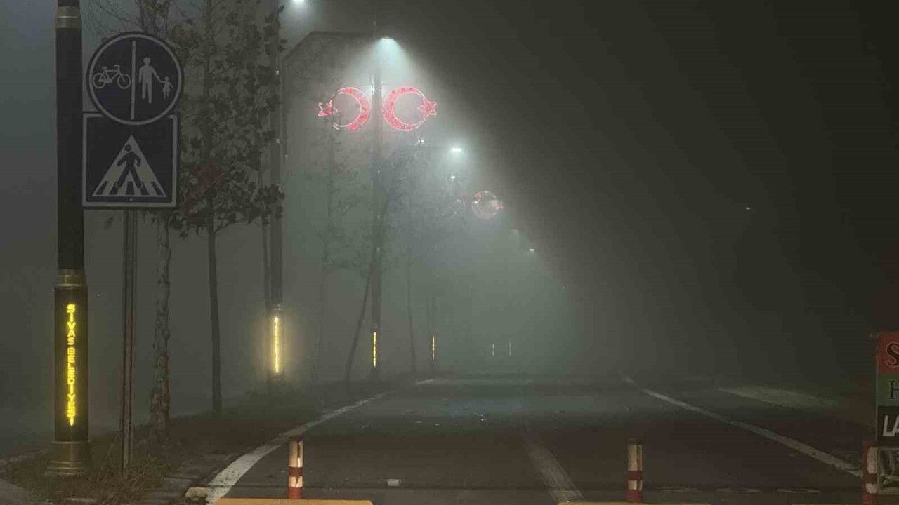 Sivas'ta Yoğun Sis: Sıcaklık -2°C, Görüş Mesafesi 10 Metreye Düştü