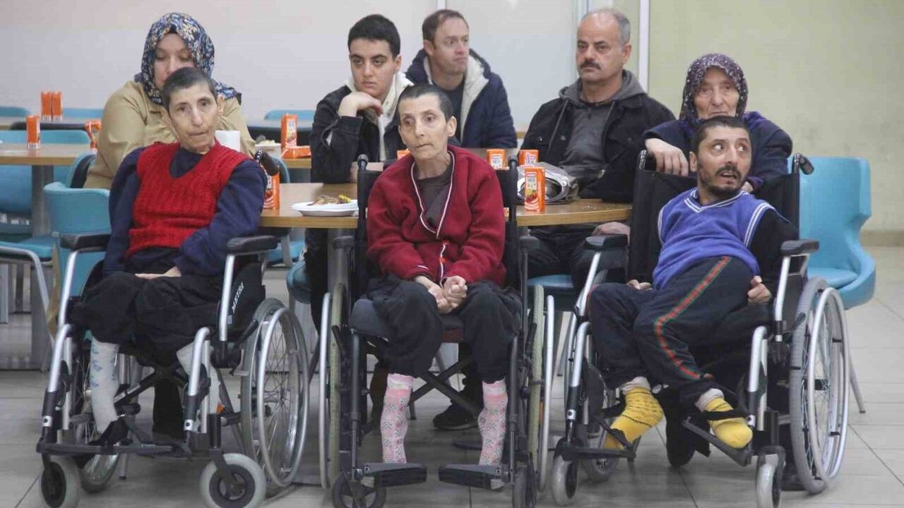 Sivas Zara’da üç bedensel engelli kardeşin Togg’la yolculuğu gerçeğe dönüştü