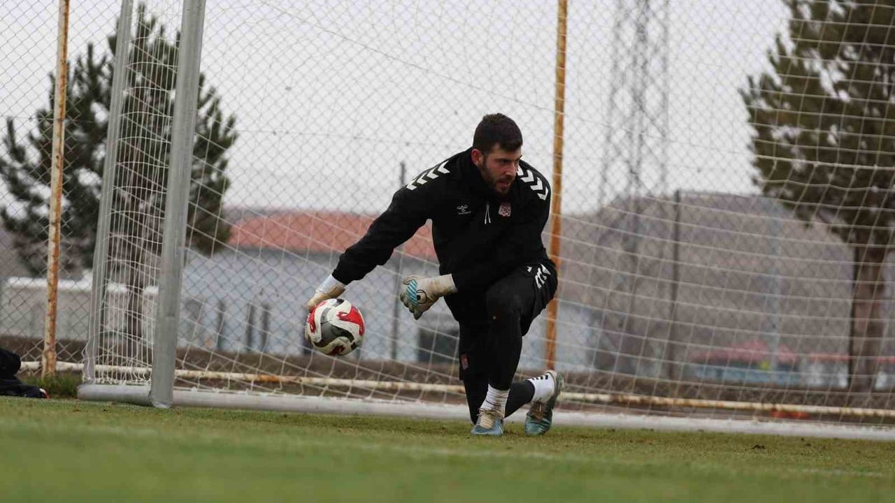 Sivasspor, Bandırmaspor maçı hazırlıklarını Vali Lütfullah Bilgin tesislerinde sürdürdü