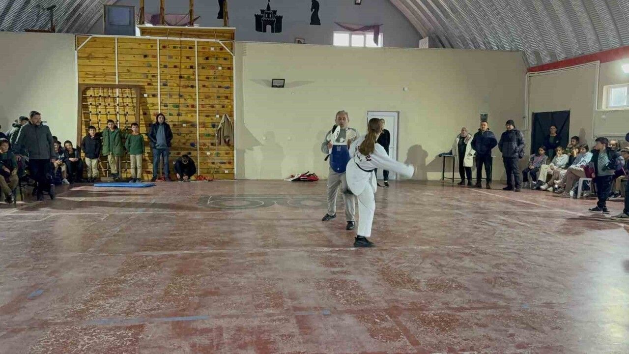 Sofular Ortaokulunda Tekvando Tanıtımı: 30 Öğrenci Kursa Başvurdu