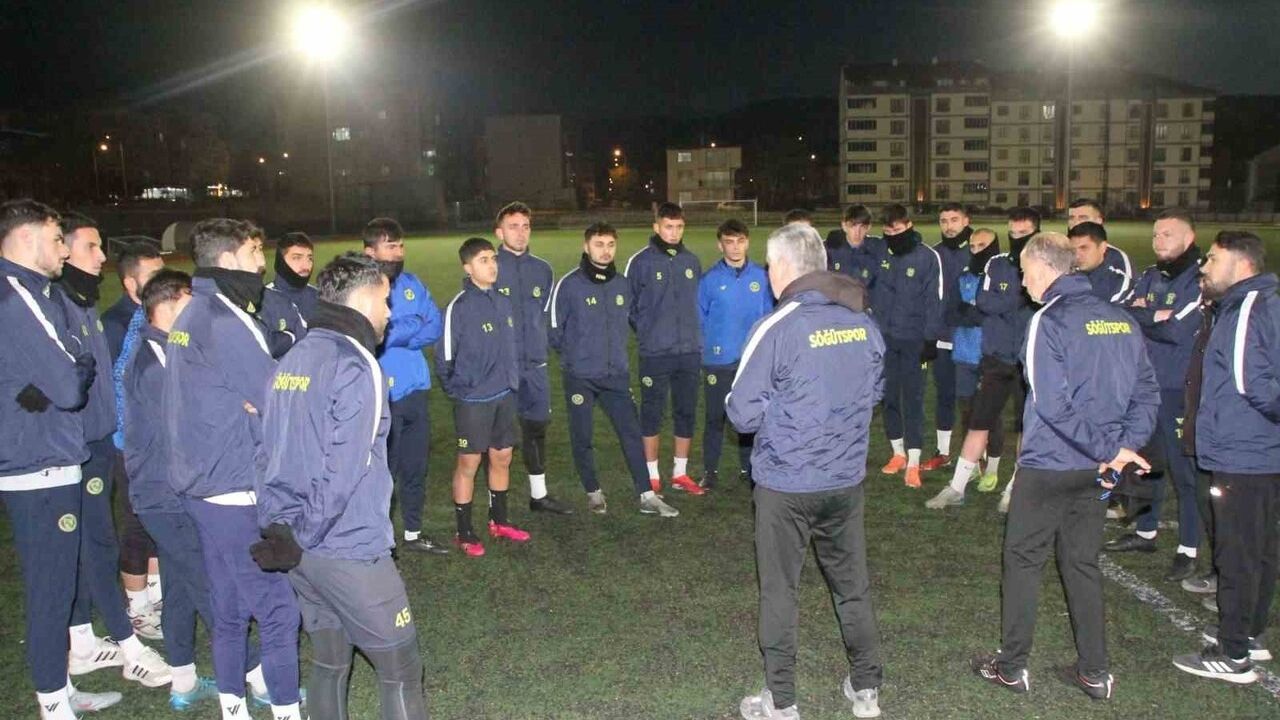 Söğütspor'da Yeni Teknik Direktör Savaş Akgün İlk Antrenmanına Çıktı