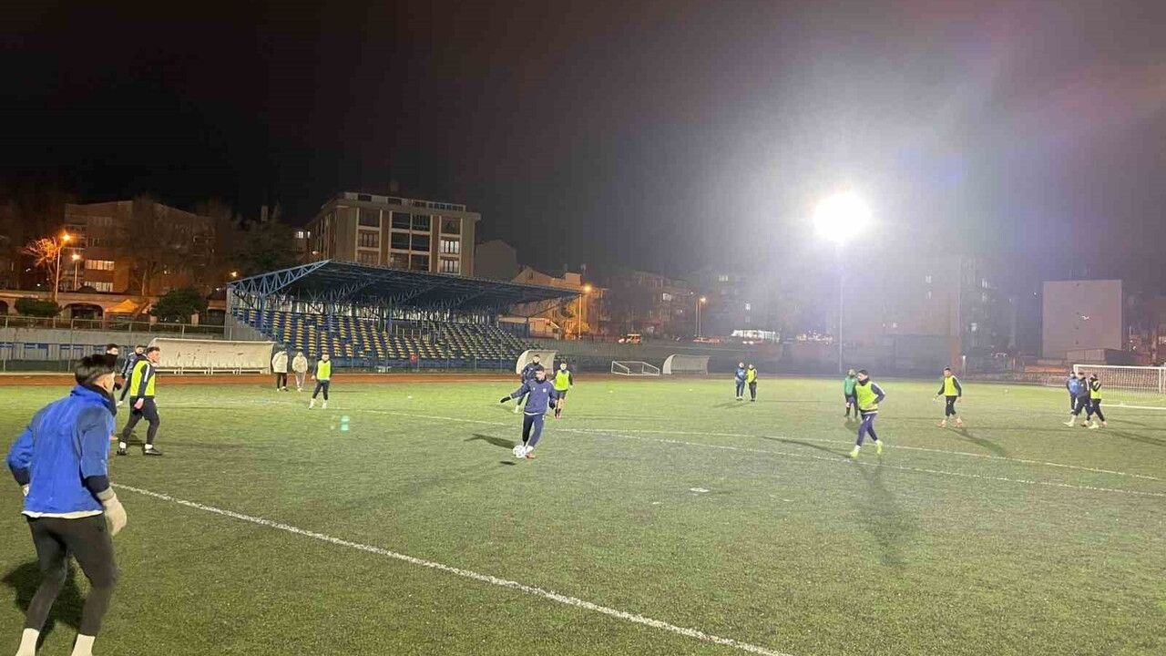 Söğütspor, Eşme Belediyespor Maçına 3 Puan Hedefiyle Hazırlanıyor