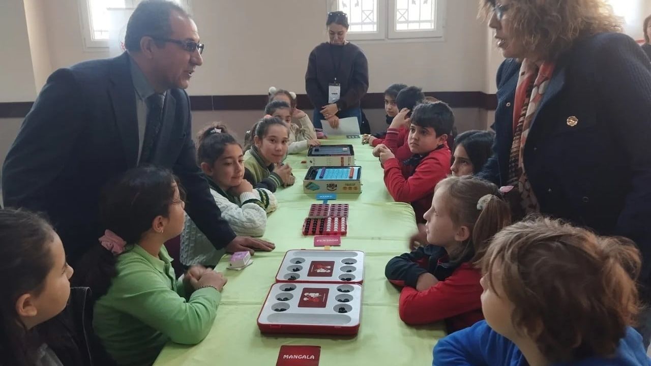 Söke'de 4. Okullar Arası Akıl ve Zeka Oyunları Turnuvası Sazlı Kültür Merkezi'nde Gerçekleştirildi