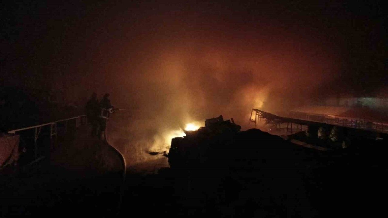 Sorgun'da Çay Mahallesi semt pazarında çıkan yangın söndürüldü