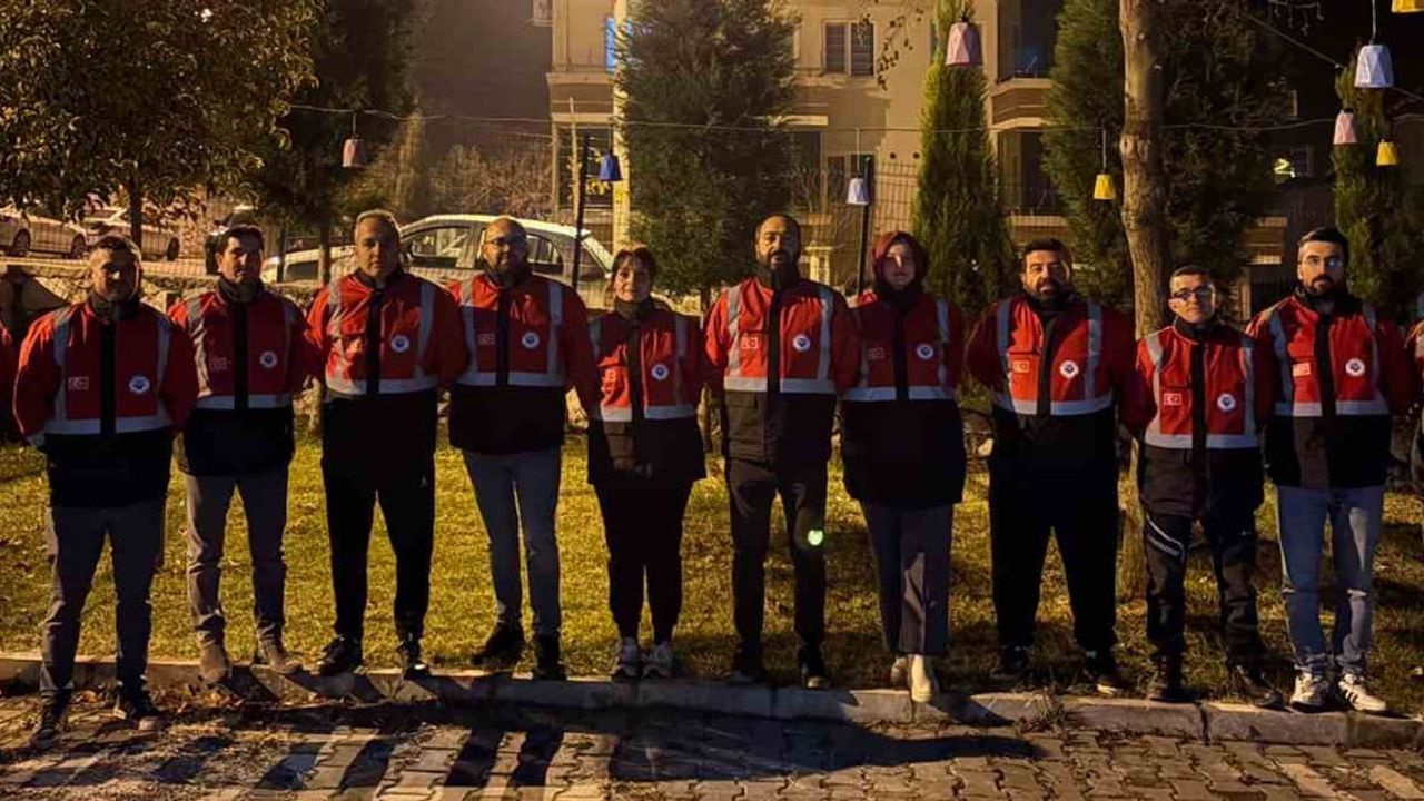 SOSEV'den Soma Doğa Sporları ve Arama Kurtarma Kulübü'ne ekipman desteği