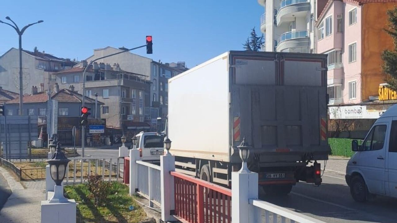 Şuhut’ta dron destekli eş zamanlı trafik denetimi gerçekleştirildi