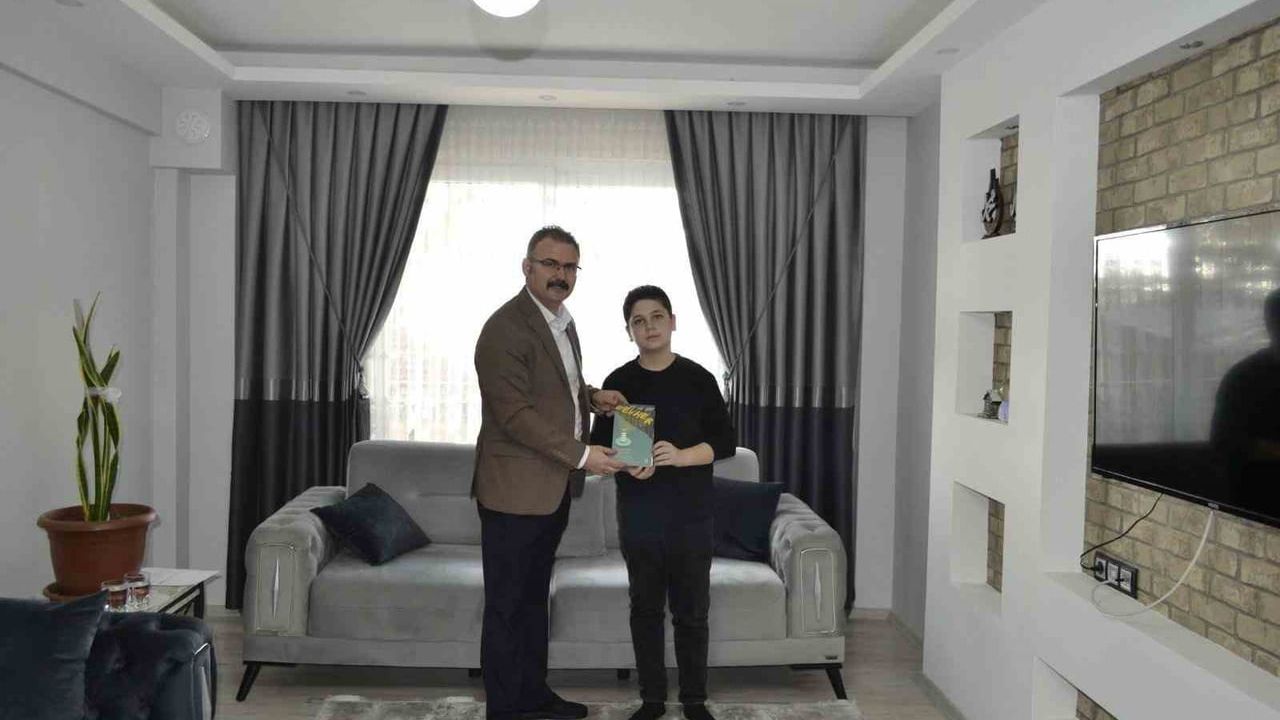 Sultanhisar’da 'Misafirim Kaymakamım' projesi kapsamında Kaymakam Ali Ekber Ateş öğrencilerin evine konuk oldu