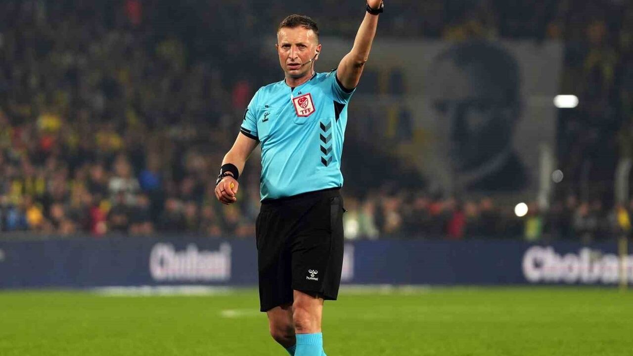 Süper Lig'de son 3 sezonda en çok derbi yöneten hakem Yasin Kol