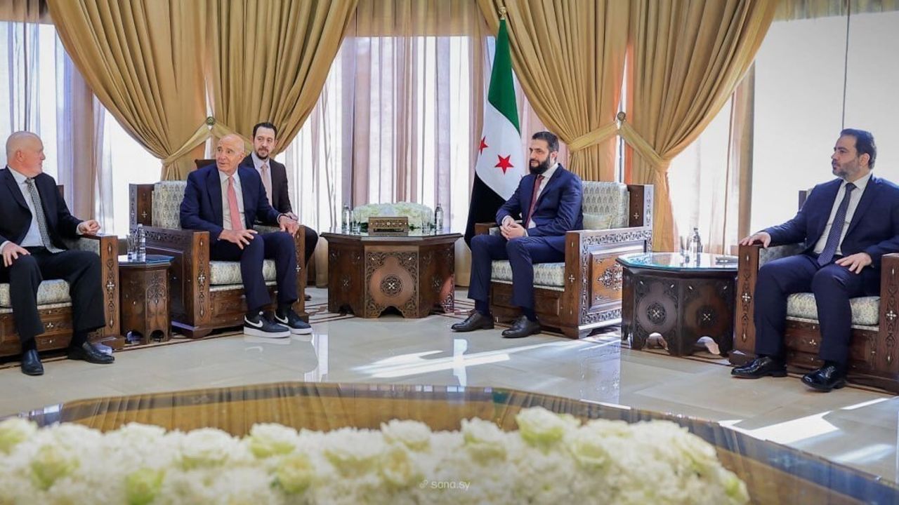 Suriye Devlet Başkanı Ahmed eş-Şara, ABD'nin Suriye Özel Temsilcisi Tom Barrack ile Görüştü