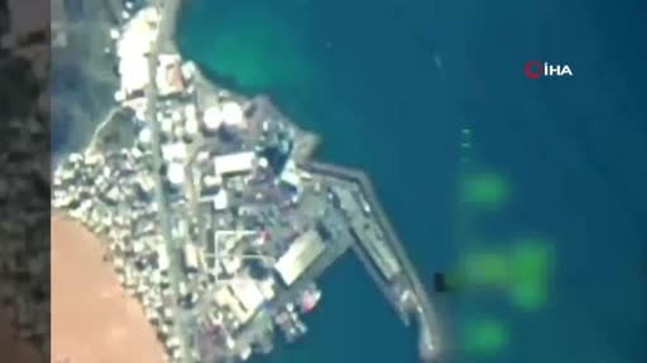 Suudi Arabistan, BAE’den geldiği iddia edilen silah sevkiyatı gerekçesiyle Mukalla limanını hedef aldı